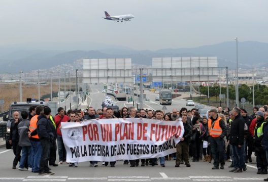 Mitarbeiter der spanischen Fluggesellschaft Iberia streiken in Madrid