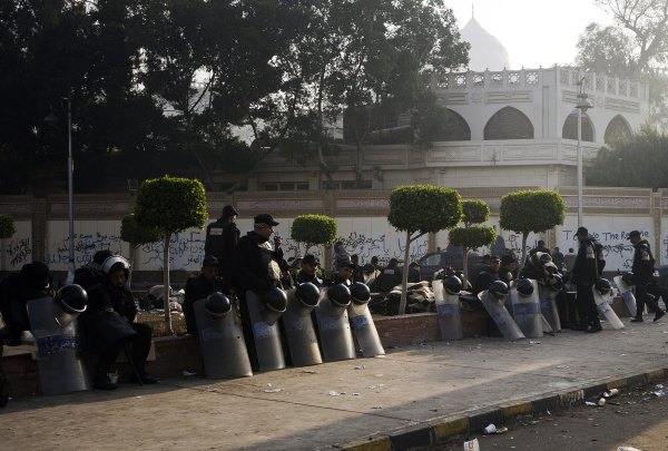 Polizisten vor Präsidentenpalast in Kairo