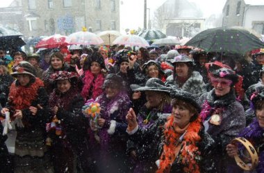 Möhnendonnerstag in Amel