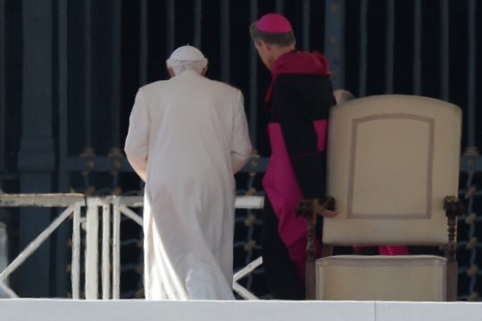 Emotionaler Abschied von Papst Benedikt XVI.