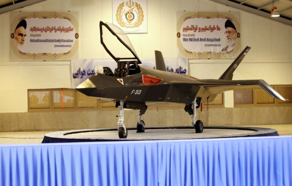Das iranische Kampfflugzeug "Eroberer 313" (Qaher-313)