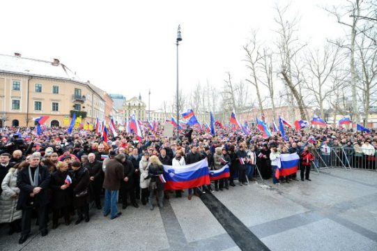Slowenen demonstrieren für und gegen Regierung