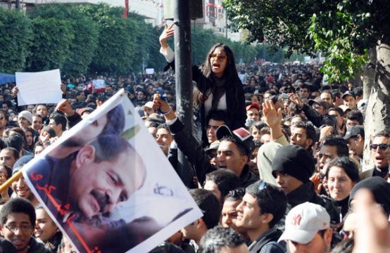 Tunesien geht gegen die Ermordung von Chokri Belaid auf die Straße