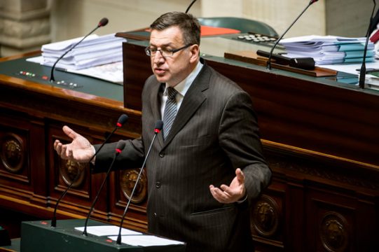 Finanzminister Steven Vanackere in der Kammer