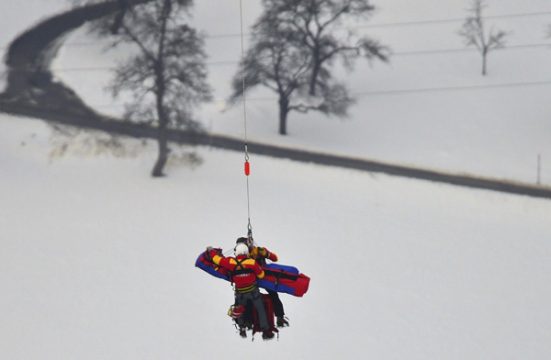 Lindsey Vonn wird nach einem schweren Sturz ins Krankenhaus geflogen