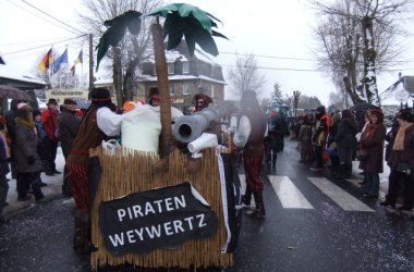 Rosenmontagszug in Bütgenbach