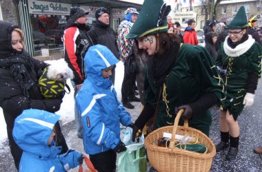 Rosenmontagszug in Bütgenbach