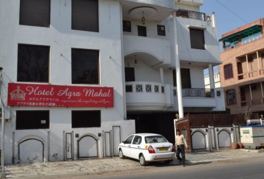 Aus diesem Hotel in der indischen Stadt Agra sprang eine britische Touristin