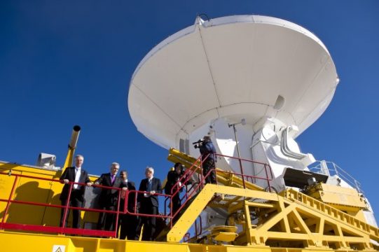 Einweihung des Super-Teleskops "Alma" in Chile