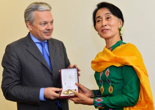 Reynders ehrt Aung San Suu Kyi