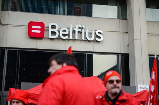 Gewerkschaften blockieren Hauptsitz der Belfius-Bank