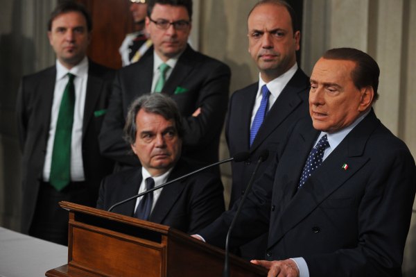 Silvio Berlusconi (r.) nah dem Treffen mit Giorgio Napolitano
