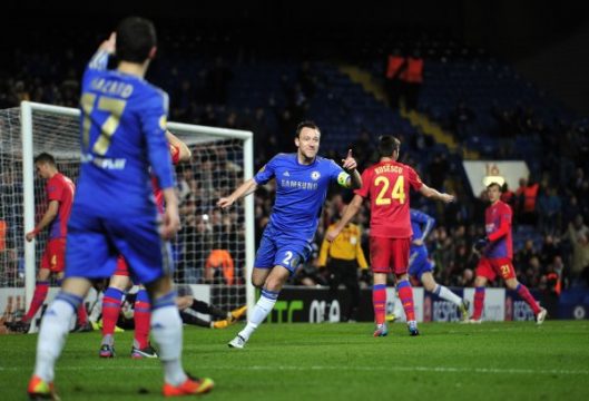 Verteidiger John Terry (M.) nach dem zweiten Chelsea-Tor