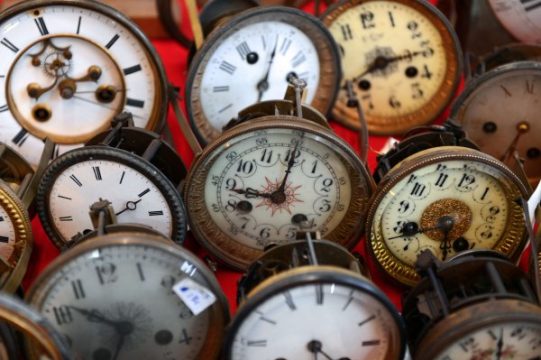 In der Nacht sind die Zeiger eine Stunde vorgestellt worden