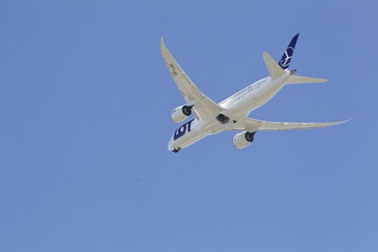 Boeings "Dreamliner" meistert Testflug mit neuen Batterien