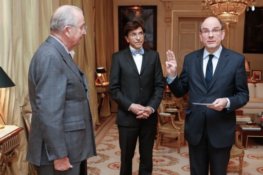 Koen Geens legt Eid als Finanzminister ab