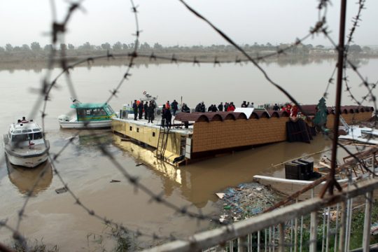 Restaurant-Floß im Tigris gesunken
