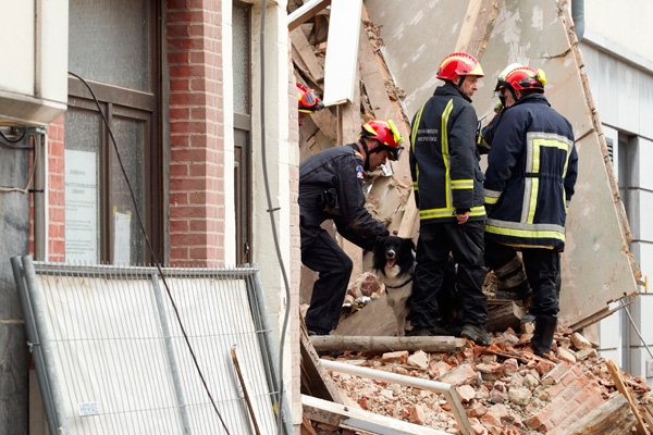 Haus in Löwen eingestürzt - Bergungsarbeiten