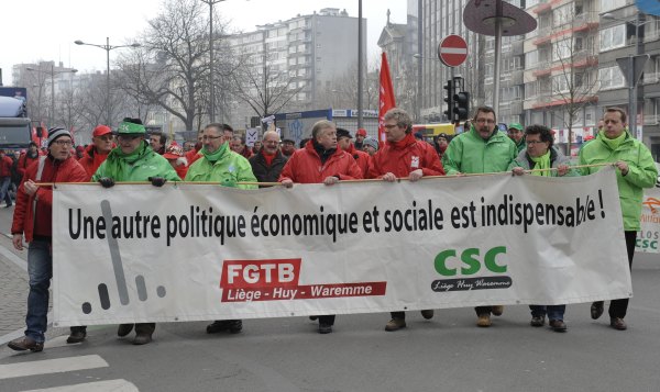 5000 Demonstranten von CSC und FGTB in Lüttich