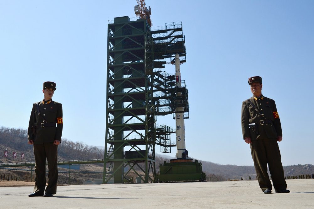 Nordkoreanische Raketenrampe mit Unha 3 Rakete