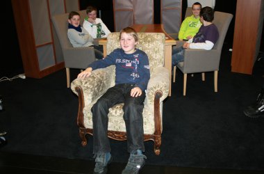 "Platz den Kindern": Schüler besuchen BRF-Studio St. Vith