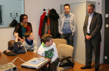 "Platz den Kindern": Schüler besuchen BRF-Studio St. Vith