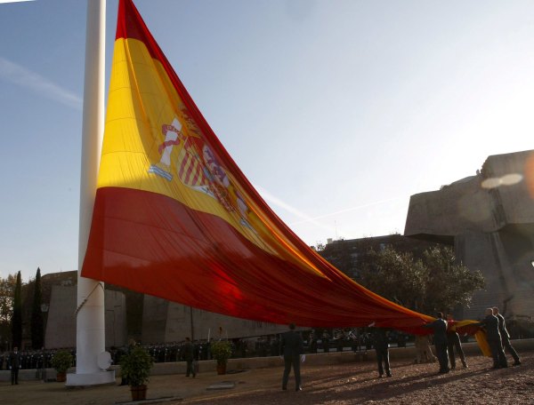 Spanische Flagge (Archivbild: Juan M. Espinosa/AFP)