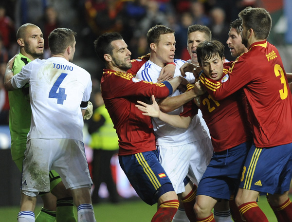Mächtig Action beim Spiel Spanien vs. Finnland