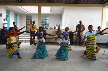 Traditionelle Tänze in Mugunga