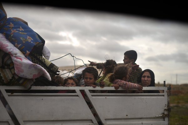 Syrische Familie verlässt Aleppo