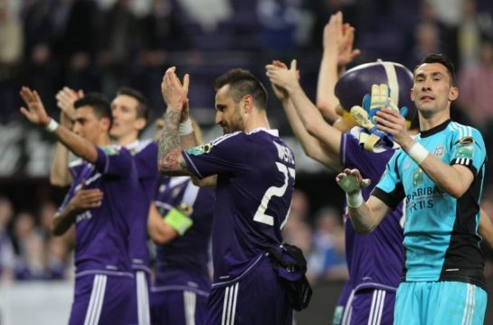 Glückliche Anderlechter nach dem Sieg über Lokeren