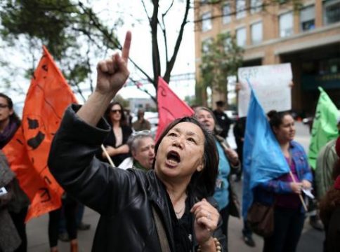 Textilarbeiterinnen protestieren gegen Arbeitsbedingungen