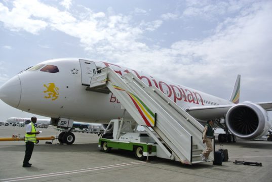 Dreamliner von Ethiopian Airlines vor dem Abheben