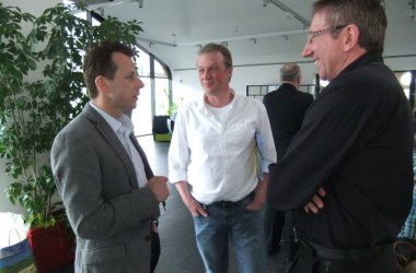Minister Carlo Di Antonio im Gespräch mit unter anderem Erwin Schöpges