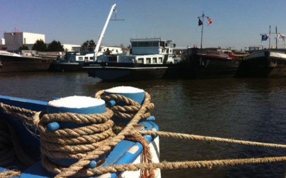 Binnenschiffer blockieren mehrere Kanäle