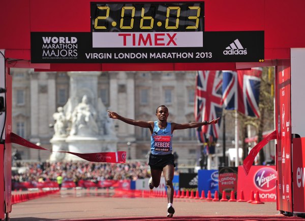 Der Äthiopier Tsegaye Kebede gewinnt zum zweiten Mal den London-Marathon