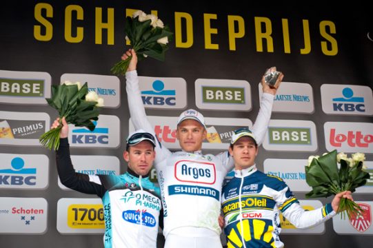 Marcel Kittel gewinnt den Scheldepreis vor Mark Cavendish (li) und Barry Markus