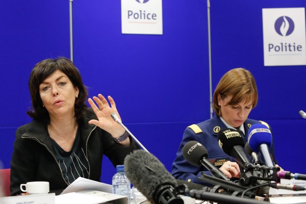 Innenministerin Joëlle Milquet und Polizeichefin Catherine De Bolle (am 20.12.2012)