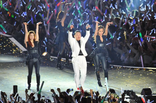 Psy beim Konzert im WM-Stadion von Seoul