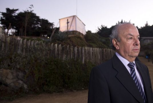 Rodolfo Reyes bei der Exhumierung seines Onkels Pablo Neruda (8.4.)