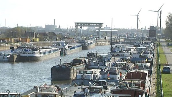 Schleuse von Evergem in Ostflandern wieder frei