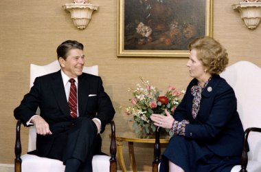 Margaret Thatcher mit US_Präsident Ronald Reagan (Oktober 1985) - Bild: Mike Sargent (afp)