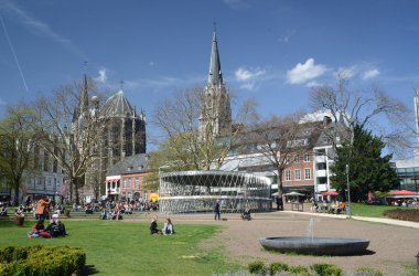 Eröffnung der Archäologischen Vitrine im Aachener Elisengarten