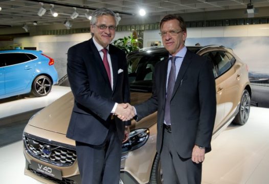 Flanderns Ministerpräsident Kris Peeters und Volvo-Chef Hakan Samuelsson bei Volvo in Göteborg