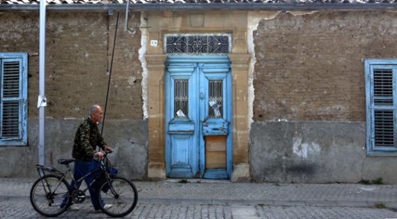 Zyprer müssen noch härter sparen