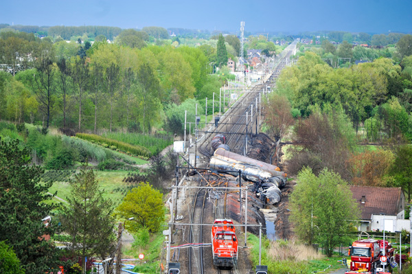 Wrack des Unglückszuges bei Wetteren