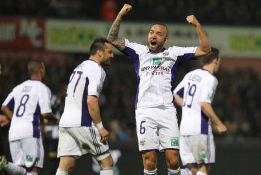 Anderlechts Spieler Demy De Zeeuw nach dem 0:4-Tor gegen Lokerena