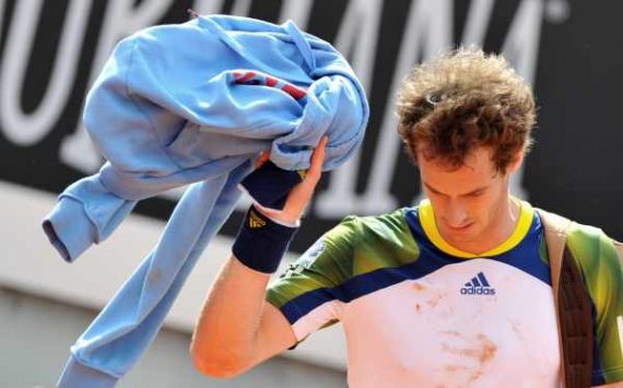 Andy Murray musste in Rom seine Zweitrundenpartie gegen den Spanier Marcel Granollers aufgeben (15.5.)