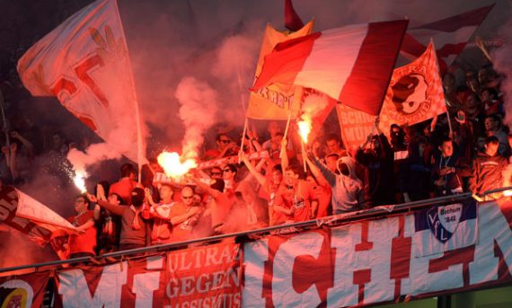 : Nach dem Sieg in der Champions League:Bayern-Fans in Feierlaune