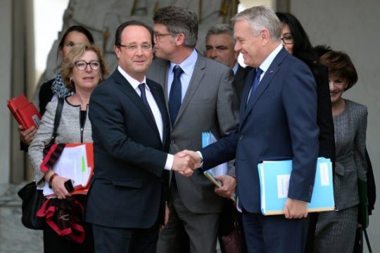 François Hollande und Jean-Marc Ayrault (vorne)